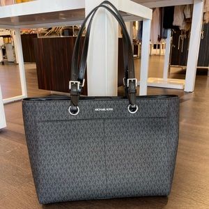 Michael Kors JST Large MF Commuter Tote